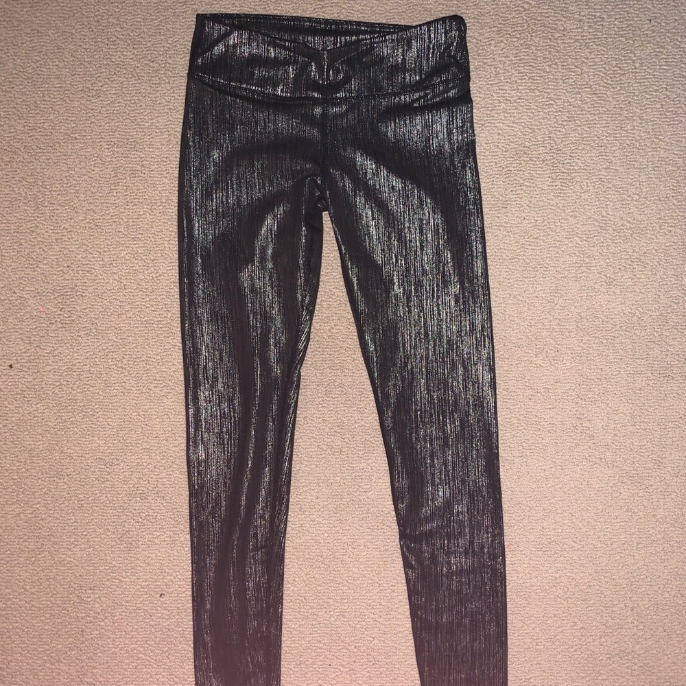 Shiny Fabletics leggings